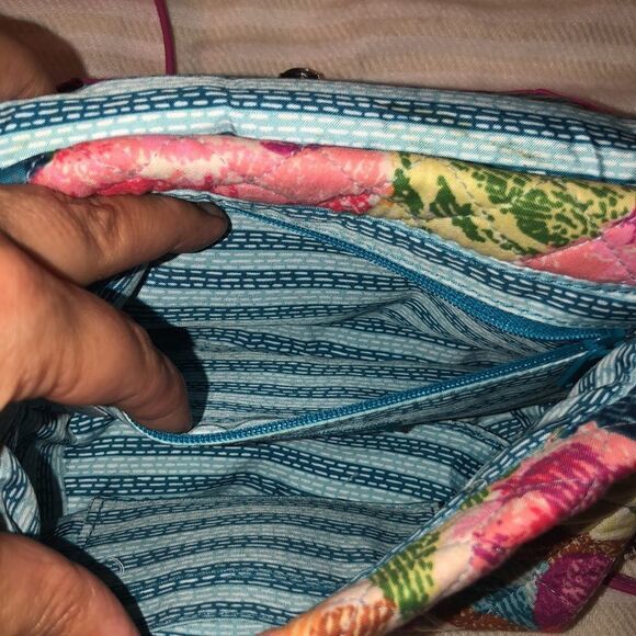 Vera Bradley Superbloom Print Floral Quilted Small Crossbody Bag Purse - Picture 11 of 13